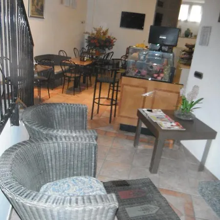 Hotel Renato 3*