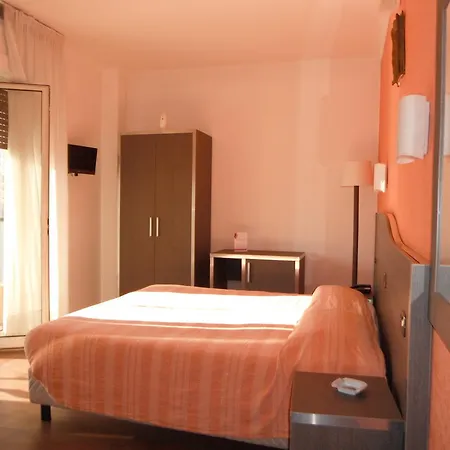 Hotel Renato 3*