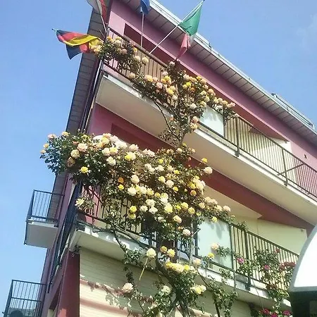 Hotel Renato 3*